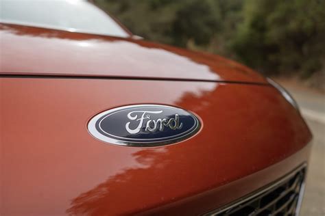 2021 Ford Escape plays it down the middle - CNET