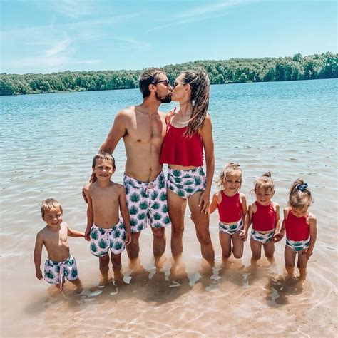 3 Hot Sexy Jenny Ashbay Bikini Pics