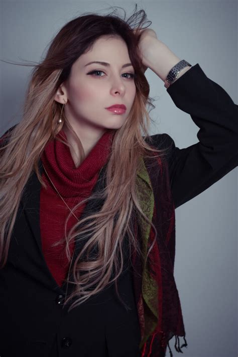 Hot Sexy Mori Momoe Bikini Pics