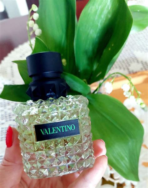 Valentino Donna Born in Roma Green Stravaganza Valentino perfume - a ...