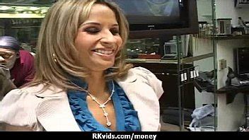 Amateur Chick Takes Money For A Fuck XNXX