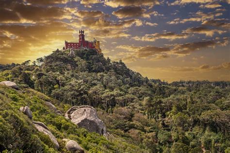 Fairytale Castle. Pena National Palace (Palacio Nacional Da Pena ...