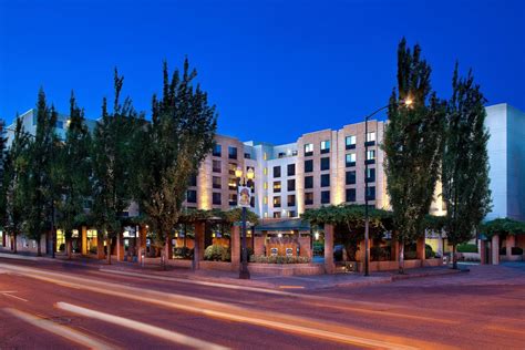 Courtyard Portland Downtown/Convention Center - Hotel in Portland, OR ...