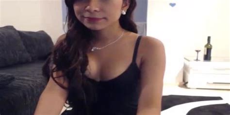 Milf Shows Her Big Boobs 2 Tnaflix