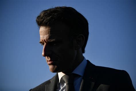 Emmanuel Macron Les Larmes Aux Yeux Vous Parlez Au Pr Sident