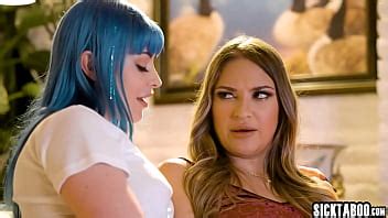 Big Ass Latina Teen Gizelle Blanco Enjoys Threesome Sex With Lesbian MILFs Jewelz Blu And Kenna