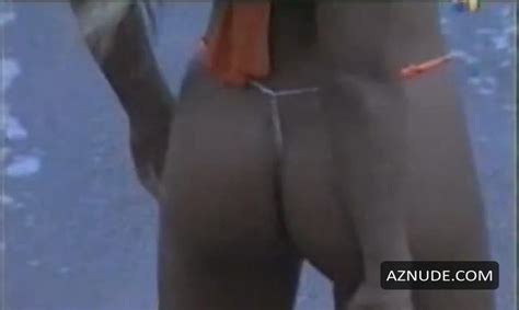 INTRUSOS EN EL ESPECTACULO NUDE SCENES AZNude