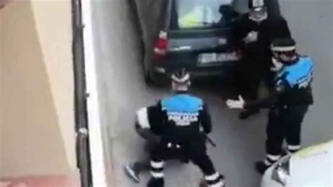 [vÍdeo] Detenido Por Agredir De Un Cabezazo A Un Policía Municipal De