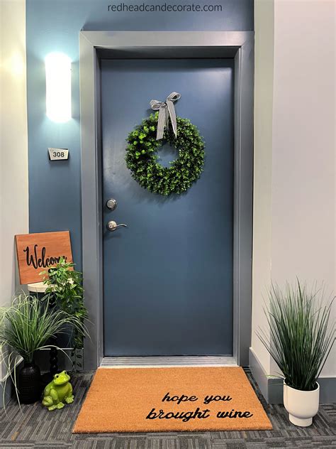 How To Decorate A Door - Infoupdate.org