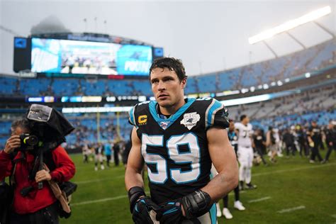 Panthers LB Luke Kuechly announces his retirement