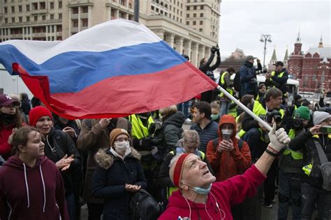 Russie Lopposition Défile Pour Navalny Pendant Que Poutine Met Très