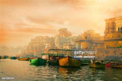 Varanasi Ghat Photos and Premium High Res Pictures - Getty Images