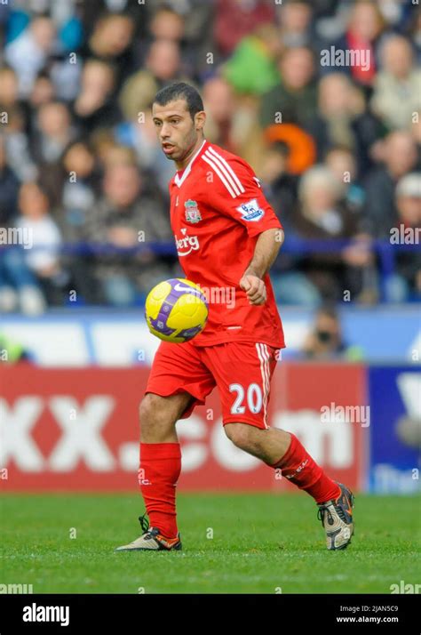 Javier mascherano liverpool hi-res stock photography and images - Alamy