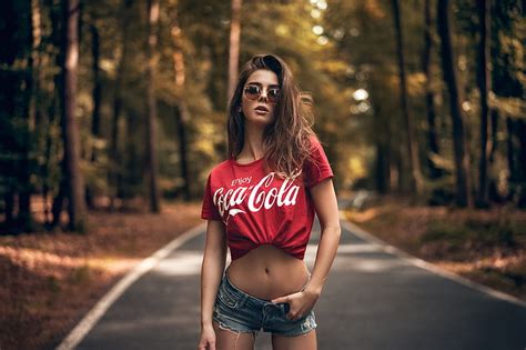 Women Martin Kühn Tanned Belly Trees Jean Shorts T Shirt Coca