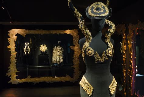 Schiaparelli Shocking The Surreal World Of Elsa Schiaparelli Luxferity