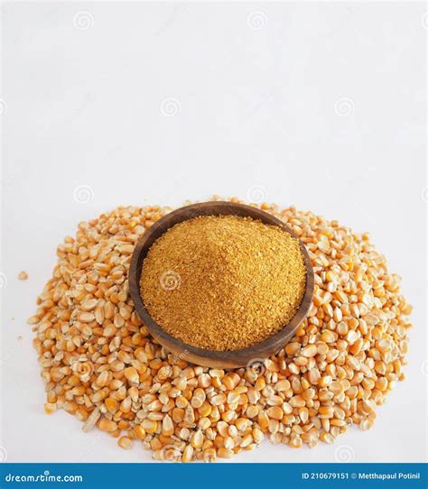 Yellow Gold Corn Distiller`s Dried Grains With Solubles Ddgs And Corn