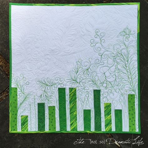 Green: Mini Quilt #22 – The (not so) Dramatic Life