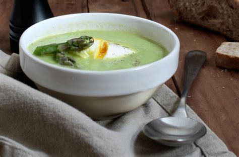 Recette De Soupe D Asperges Vertes Citron Oeuf Poch