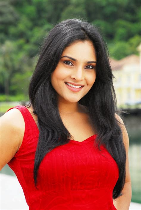 Ramya Divya Spandana Hot Full Photo Gallery Ramya Hd Wallpapers All