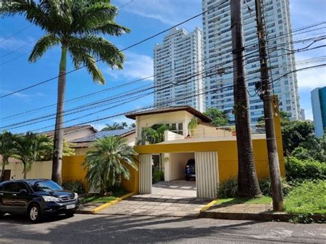 Casa de Condomínio na Rua Professor Basílio Catalá Castro Candeal em