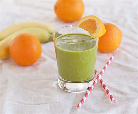 The Best Green Smoothie Recipe - With Spinach and Oranges