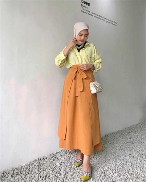 12 Ide OOTD Hijab Dengan Rok Ala Intan Ghazella Kekinian Da