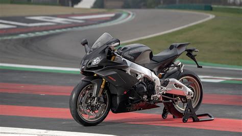 2019 Aprilia RSV4 1100 Factory | Top Speed