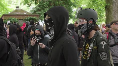 A Look At The Violent Anarchist Group Antifa Cnn Video