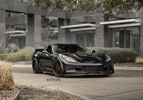 Chevrolet Corvette C7 Z06 Black Strasse R10 Signature | Wheel Front