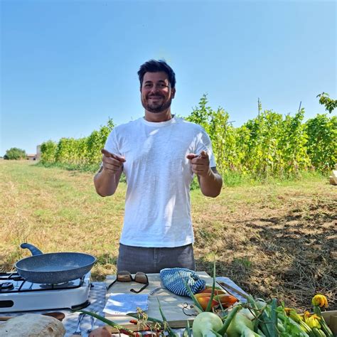 Chef Simone Buzzi Fuori da È sempre mezzogiorno senza spiegazioni