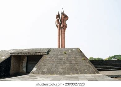 197 Monument Bandung Lauta Api Images, Stock Photos, 3D objects ...