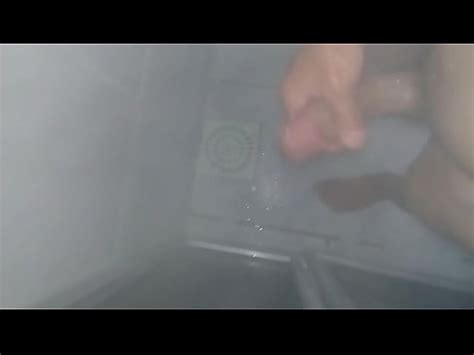 novinho se masturbando no banheiro ģ XVIDEOS