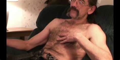 Mature Amateur Herman Beats Off Tnaflix