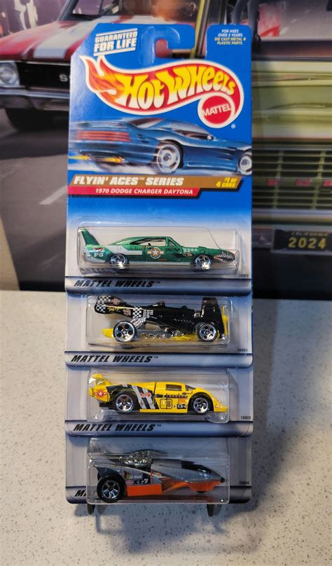 Hot Wheels Flying Aces Series Of 4 1970 Dodge Charger Daytona