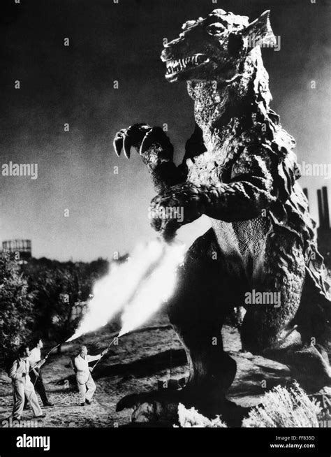 Godzilla Na Scène De Lun Des Godzilla Films Photo Stock Alamy