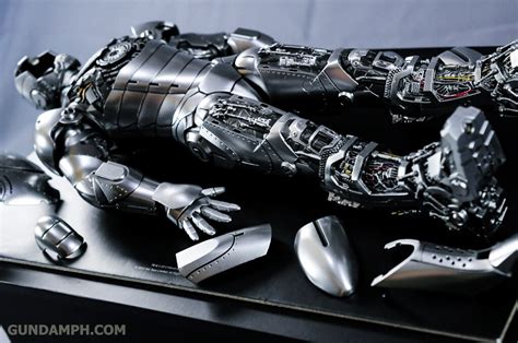 Hot Toys Figures John Wick Lihkg