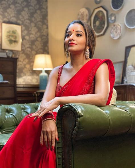 Desi Girl Monalisa Looks Spicy Red Hot In Latest Saree Photos Fans Feel The Heat Iwmbuzz