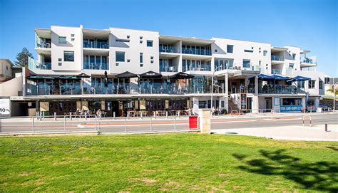 mullaloo beach hotel whats   mullaloo perth