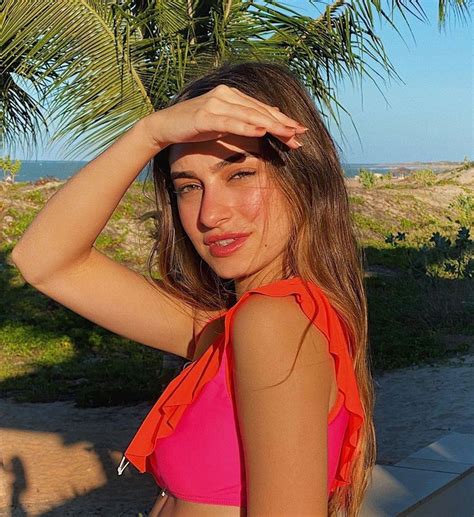 7 Hot Sexy Maite Faitarone Bikini Pics