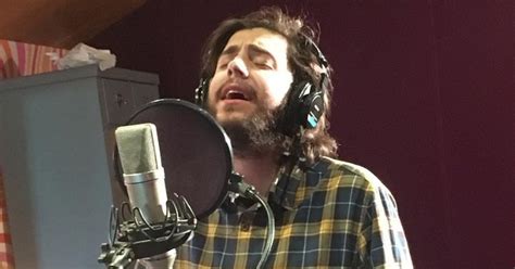 Salvador Sobral Cantor abandona o palco em pleno concerto Não há