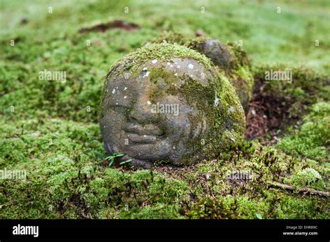 Jizo estatua fotografías e imágenes de alta resolución Alamy