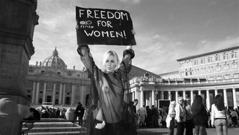 Nude A S Pietro Scompiglio E Proteste Altri Confini