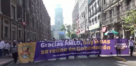 Se manifiestan trabajadores de la UAS en Palacio Nacional Ríodoce