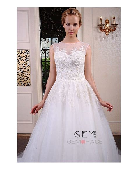 Ball Gown Scoop Neck Chapel Train Tulle Wedding Dress With Appliques