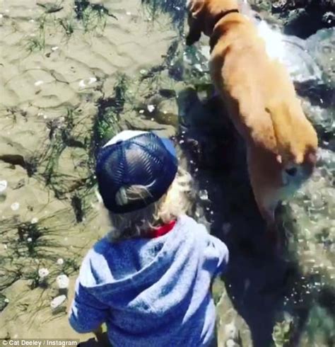 Cat Deeley Shows Off Her Baby Bump In A Tiny Yellow Bikini Daily Mail Online