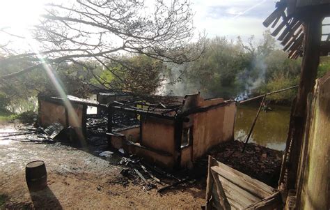 Bretagne La photo dun suspect diffusée après le triple incendie dun