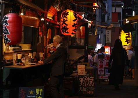 新冠對策放寬 不再要求餐飲店停業