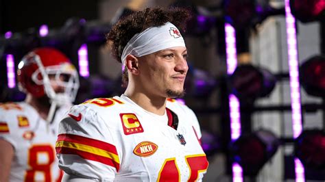 Patrick Mahomes Reacts To His Dad Bod Going Viral Why They Have To Do