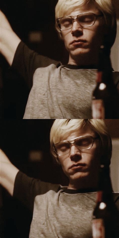 Evan Peters As Jeffrey Dahmer In Monster The Jeffrey Dahmer Story