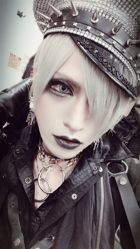 Pin By Mrs Pendragon On Visual Keij Rock Visual Kei Japanese Eyes